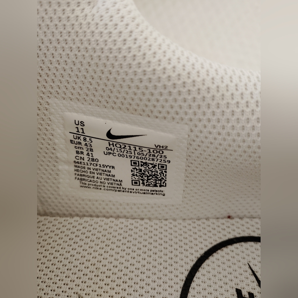 Woman's Fashion Sneakers Nike Air Max Excee Sneaker Size 11. - Picture 7 of 7